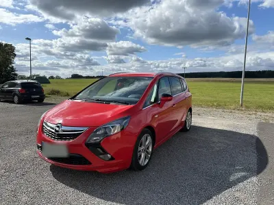 Gebraucht Opel Zafira Tourer 140 PS (102 kW) 2012 Rot Van / Kleinbus