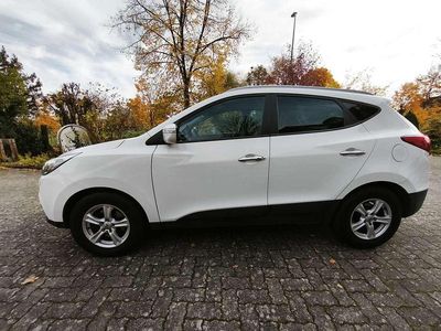 Weiß Gebraucht 2014 Hyundai ix35 Style SUV | 12.500 € (Etwas zu teuer)
