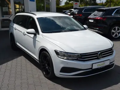 Gebraucht VW Passat 150 PS (110 kW) 2024 Weiß Kombi