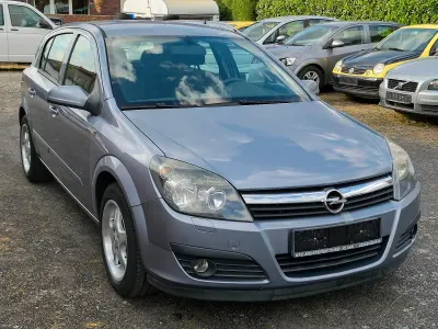 Gebraucht Opel Astra 105 PS (77 kW) 2006 Grau Limousine