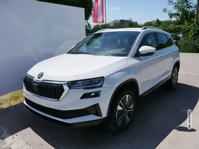 Gebraucht Skoda Karoq Selection 150 PS (110 kW) 2025 Weiß metallic SUV