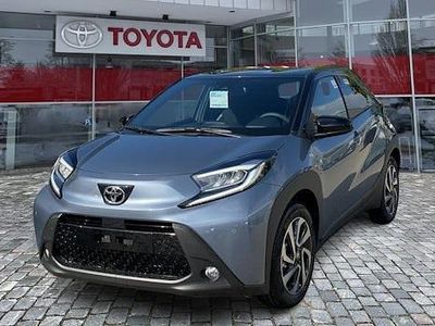 Neu Toyota Aygo X 72 PS (52 kW) 2025 Grau SUV
