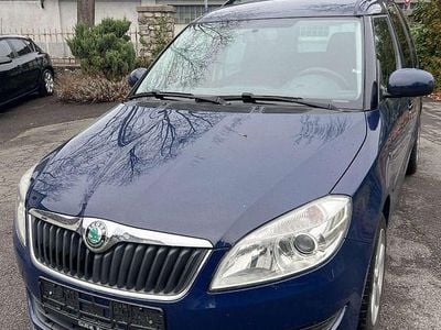 Pacificblau Gebraucht 2012 Skoda Roomster Plus Edition Van / Kleinbus | 5.980 € (Fairer Preis)