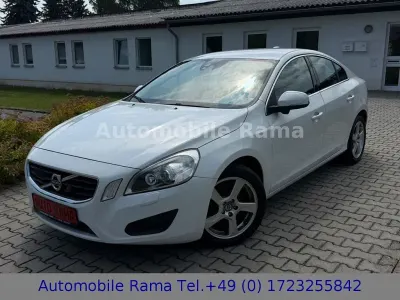 Gebraucht Volvo S60 Momentum 150 PS (110 kW) 2011 Weiß Limousine