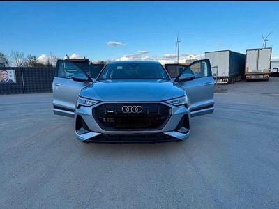 Usata Audi e-tron Sport 230 kW (313 CV) 2021 Argento SUV