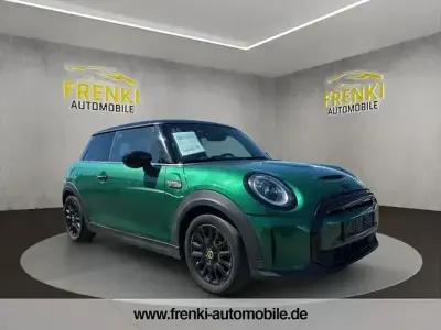 Begagnad Mini Cooper SE Classic 135 kW (184 HK) 2022 Grön Halvkombi