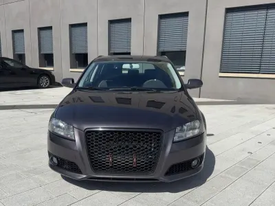Używany Audi A3 Ambition 125 KM (91 kW) 2010 Purpurowy Hatchback
