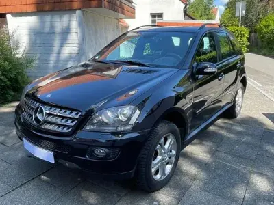 Gebraucht Mercedes ML320 224 PS (164 kW) 2008 Schwarz SUV