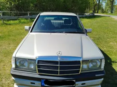 Gebraucht Mercedes 190 118 PS (86 kW) 1986 Limousine