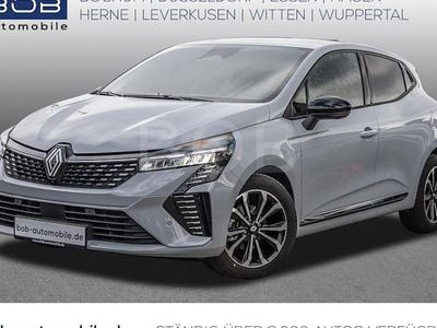 Usado Renault Clio V Techno 115 HP (84 kW) 2025 Cinzento Sedan