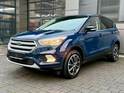 Używany Ford Kuga Trend 120 KM (88 kW) 2017 Niebieski SUV
