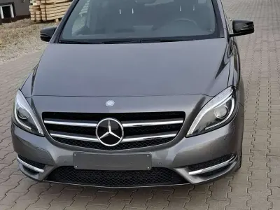 Gebraucht Mercedes B200 136 PS (100 kW) 2012 Grau Kleinwagen