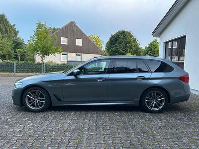 Gebraucht BMW 530 M Sport 265 PS (194 kW) 2019 Blau Kombi