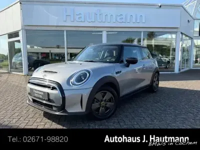 Gebraucht Mini Cooper SE Essential 135 kW (184 PS) 2023 Silber Kleinwagen