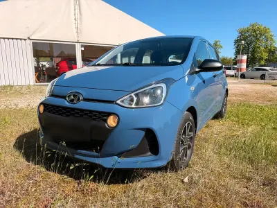 Gebraucht Hyundai i10 67 PS (49 kW) 2018 Blau Kleinwagen