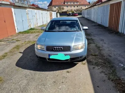 Używany Audi A4 131 KM (96 kW) 2001 Niebieski Sedan/Limuzyna