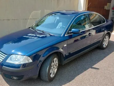 Gebraucht VW Passat 101 PS (74 kW) 2003 Blau Limousine