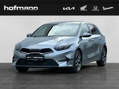 Używany Kia Ceed 140 KM (102 kW) 2025 Srebrny Hatchback