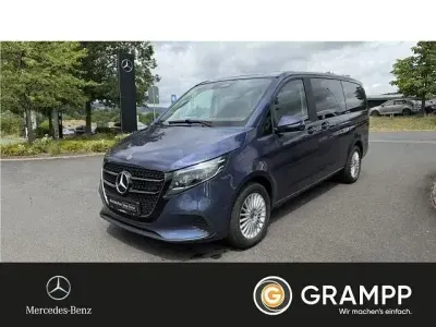 Gebraucht Mercedes V250 Style 190 PS (139 kW) 2025 Blau Van / Kleinbus