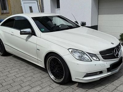 Mercedes E200