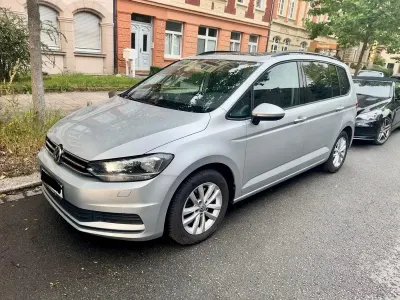 Gebraucht VW Touran 116 PS (85 kW) 2019 Silber Van / Kleinbus