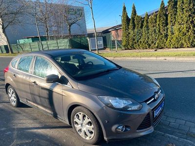 Gebraucht Ford Focus 125 PS (91 kW) 2014 Braun Limousine