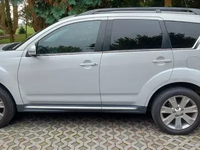 Gebraucht Mitsubishi Outlander Invite 156 PS (114 kW) 2011 Weiß SUV