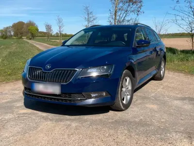 Gebraucht Skoda Superb 150 PS (110 kW) 2017 Blau Kombi