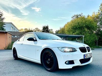 Weiß Gebraucht 2009 BMW 320 M Sport Coupé | 8.350 € (Fairer Preis)