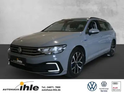 Gebraucht VW Passat 156 PS (114 kW) 2022 Mondsteingrau Kombi