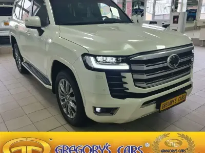 Neu Toyota Land Cruiser 415 PS (305 kW) 2026 Eminent white sparkling specia SUV