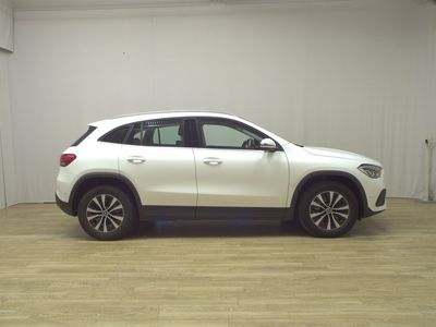 Mercedes GLA220