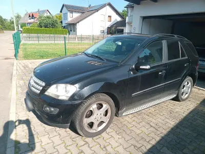 Gebraucht Mercedes ML320 224 PS (164 kW) 2006 Schwarz SUV