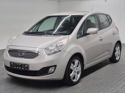 Usado Kia Venga EX 125 HP (91 kW) 2011 Prateado Citadino