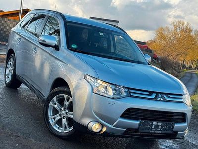 Gebraucht Mitsubishi Outlander Intense 150 PS (110 kW) 2013 Silber SUV
