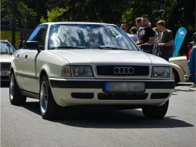Używany Audi 80 Sport 90 KM (66 kW) 1993 Biały Sedan/Limuzyna