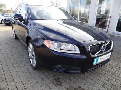 Gebraucht Volvo V70 Summum 215 PS (158 kW) 2012 Blau metallic Kombi