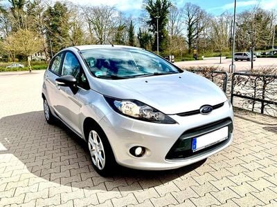 Gebraucht Ford Fiesta 82 PS (60 kW) 2011 Silber Kleinwagen