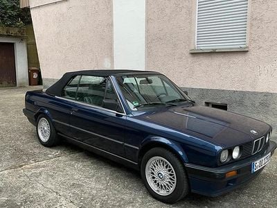 Blau Gebraucht 1991 BMW 318 Cabriolet Sport Line Cabrio | 9.300 €