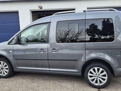 Grau Gebraucht 2014 VW Caddy Highline Van / Kleinbus | 15.700 € (Teuer)