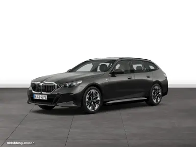 Gebraucht BMW 550e 489 PS (359 kW) 2025 Grau Kombi