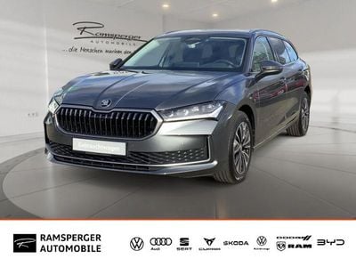 Gebraucht Skoda Superb Selection 150 PS (110 kW) 2024 Grau (graphitegrau metallic) Kombi
