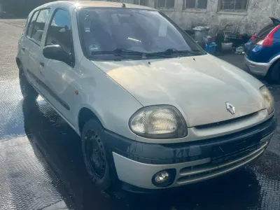 Gebraucht Renault Clio 2000 Silber Kleinwagen