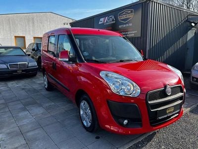 Gebraucht Fiat Doblò 105 PS (77 kW) 2013 Rot Van / Kleinbus