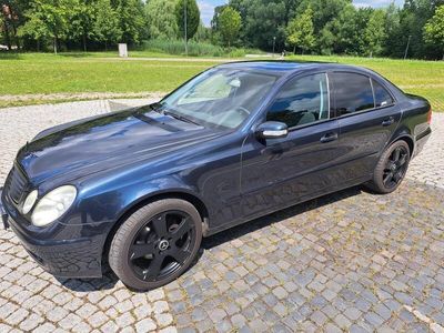 Mercedes E200