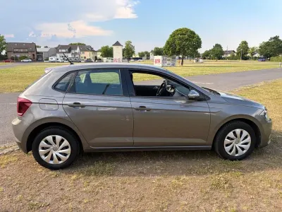 Gebraucht VW Polo Comfortline 65 PS (47 kW) 2019 Silber Kleinwagen