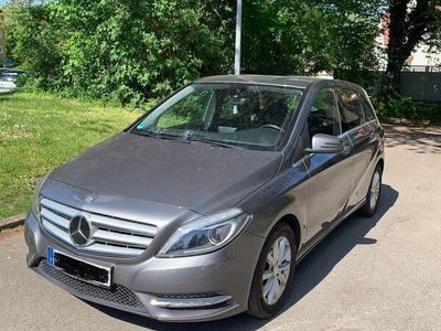Mercedes B200