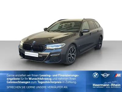 Gebraucht BMW 520 M Sport 190 PS (139 kW) 2023 Grau Limousine