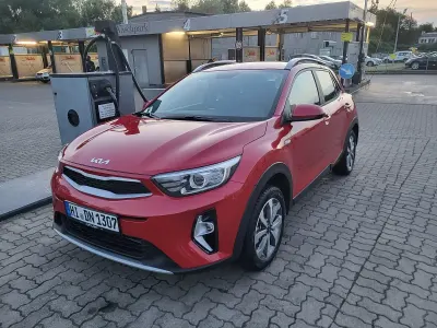 Gebraucht Kia Stonic 80 PS (58 kW) 2023 Rot SUV