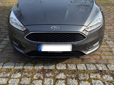 Gebraucht Ford Focus 125 PS (91 kW) 2017 Grau Kombi